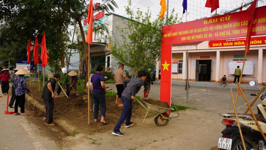 Công tác dọn dẹp, chỉnh trang trước thềm bầu cử.