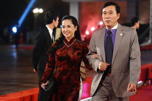 Để giữ lửa hạnh phúc gia đình cần sự chung tay của cả 2 người.