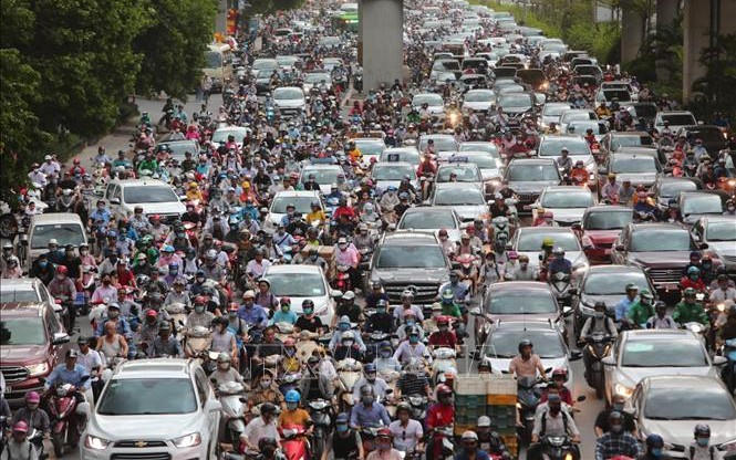 Tình trạng ô nhiễm không khí gia tăng khi các hoạt động giao thông, sản xuất và sinh hoạt đô thị dần trở lại nhịp độ bình thường.