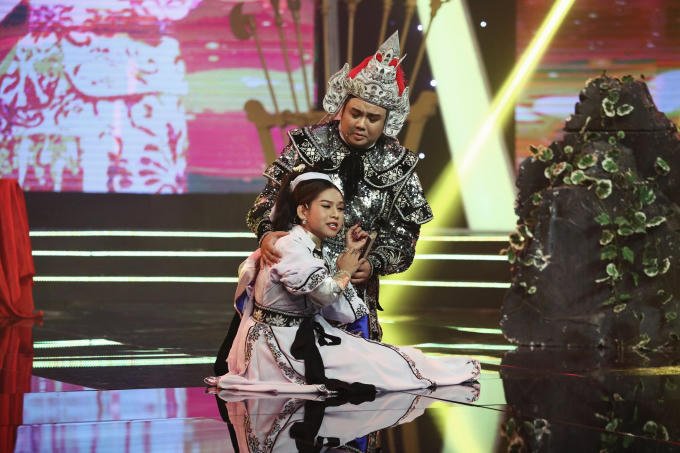 NSƯT Kim Tử Long nhói tim khi thấy cảnh nghèo của thí sinh Sao Nối Ngôi