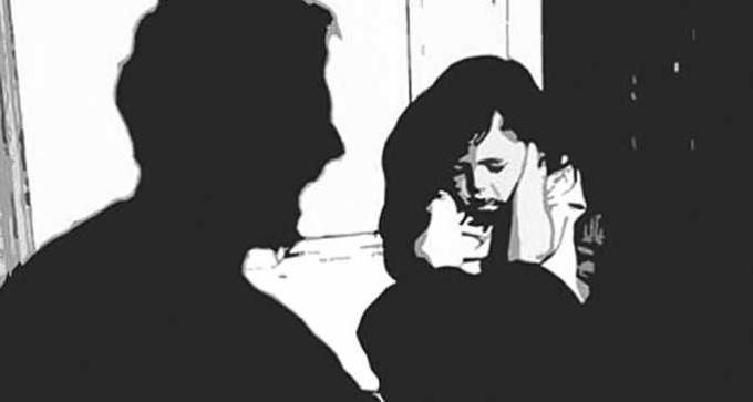 Lợi dụng sự ngây thơ của bé gái 6 tuổi, Trường đã nổi cơn thú tính thực hiện hành vi đồi bại đối với cháu nhỏ này.