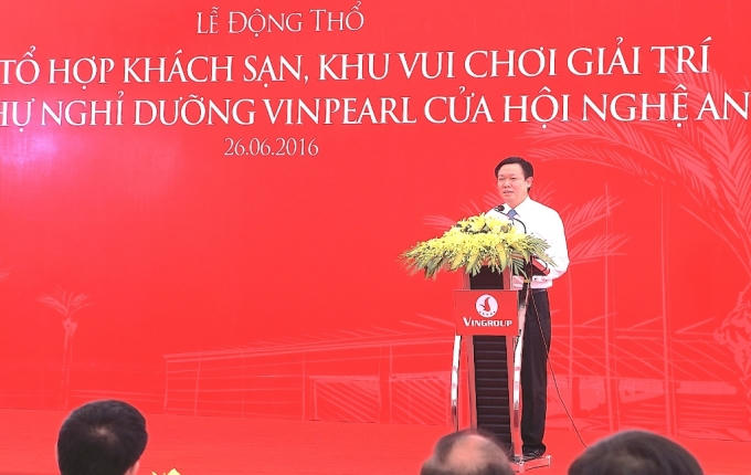 Ông Vương Đình Huệ - Ủy viên Bộ Chính trị, Phó Thủ tướng Chính phủ phát lệnh động thổ dự án.