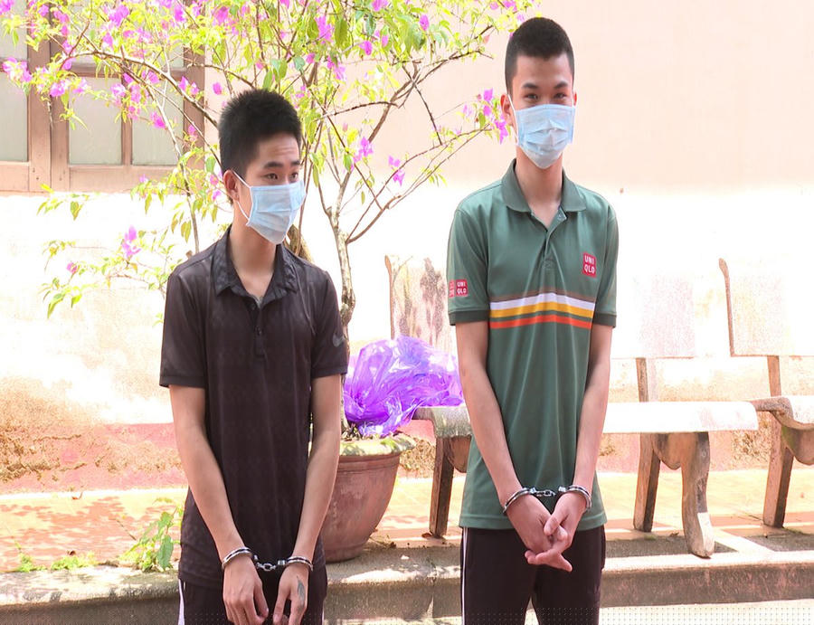 Đối tượng Lê Thành Đô (trái)                                và Phạm Tuấn Anh