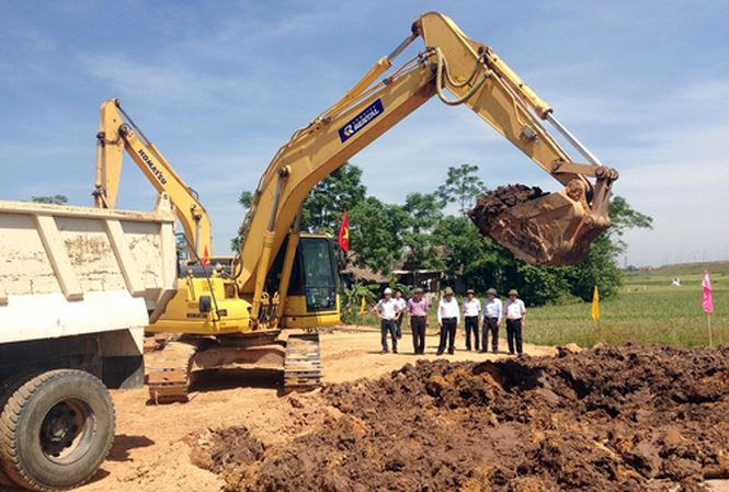 Ông Nguyễn Văn Hòa chỉ đạo cấp dưới lập hồ sơ khống để rút 43 tỷ đồng tiền đền bù giải phóng mặt bằng để tiêu xài cá nhân. (Ảnh minh họa: Internet)