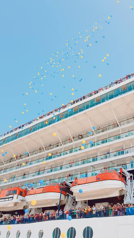 Du khách tỏ ra hài lòng với sự đón tiếp chu đáo của BTC.