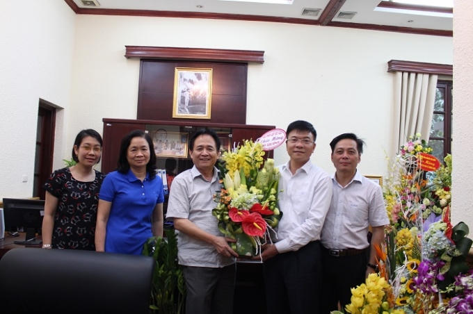 Đảng ủy, BBT Báo PLVN chúc mừng đồng chí Lê Thành Long, Ủy viên BCH TW Đảng, Bộ trưởng Bộ Tư pháp.
