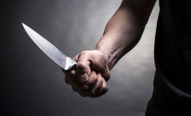 Người chồng dùng dao đâm vợ tử vong, sau đó tử tự nhưng không thành. (Hình minh họa)