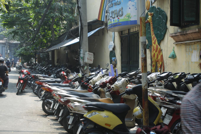 Tại Hàng Bồ.