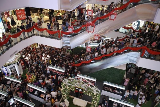 Hình ảnh bên trong Vincom Center Phạm Ngọc Thạch.