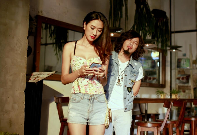 Thái Hòa xuất hiện trong phim với vai diễn tên Thái mắc bệnh cuồng sao.