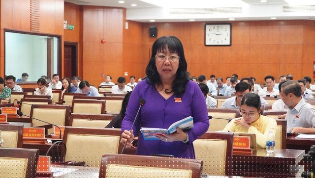 Đại biểu Thi Thị Tuyết Nhung nhắc lại sự việc đáng tiếc xảy ra ở Trung tâm Hỗ trợ xã hội.