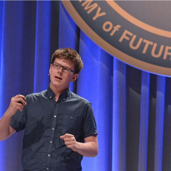 Chân dung Erik Finman, bỏ học năm 15 tuổi, làm giàu nhờ Bitcoin.