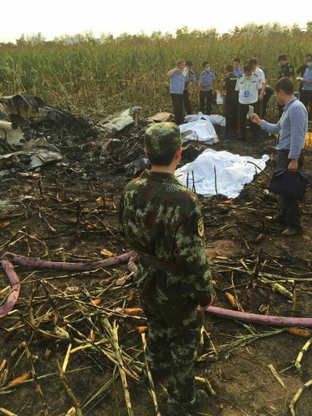 Toàn bộ những người có mặt trên máy bay đều thiệt mạng. (Ảnh: Chinanews)