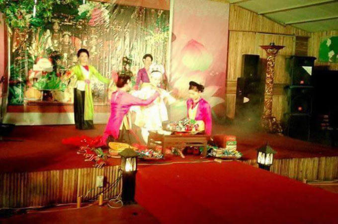 Nhà hàng sen Đầm Trị số 2 Đặng Thai Mai - Tây Hồ - Hà Nội.