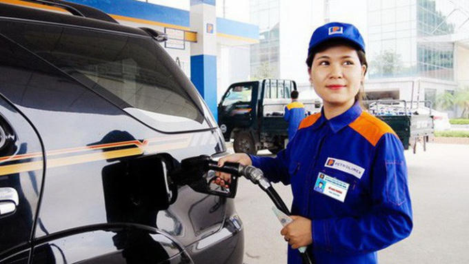 Chiều nay giá xăng giảm 224 đồng/lít. Ảnh minh họa
