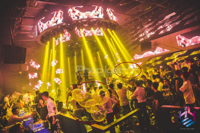 Một hoạt động kinh doanh bóng cười trong quán bar Hey Club địa chỉ 57 Cửa Nam.