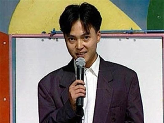 MC Lưu Minh Vũ trong chương trình "Hãy chọn giá đúng" ngày ấy.