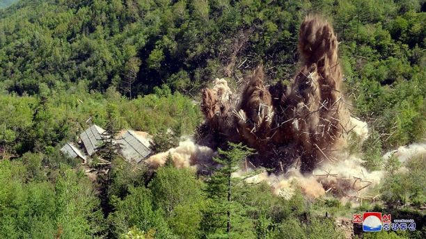 Triều Tiên phá bãi thử hạt nhân Punggye-ri bằng thuốc nổ. (Ảnh: KCNA)