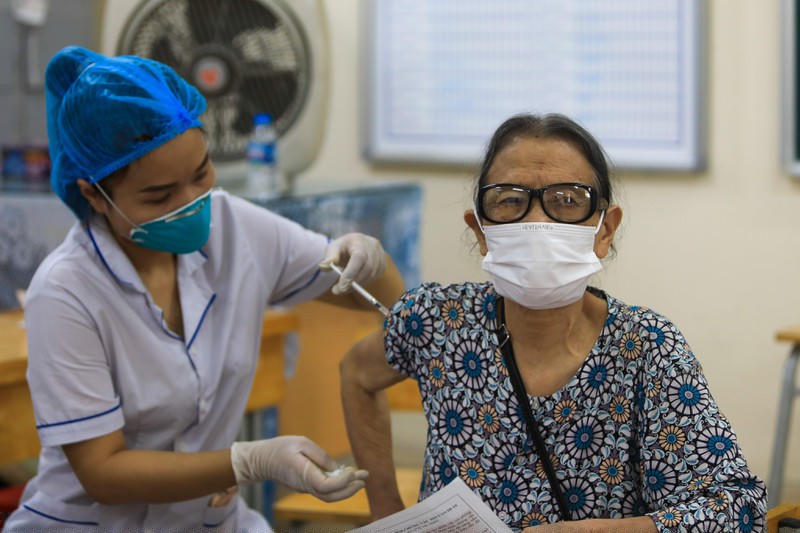 Việt Nam thực hiện chiến dịch tiêm chủng lớn nhất từ trước đến nay để phòng, chống COVID-19.