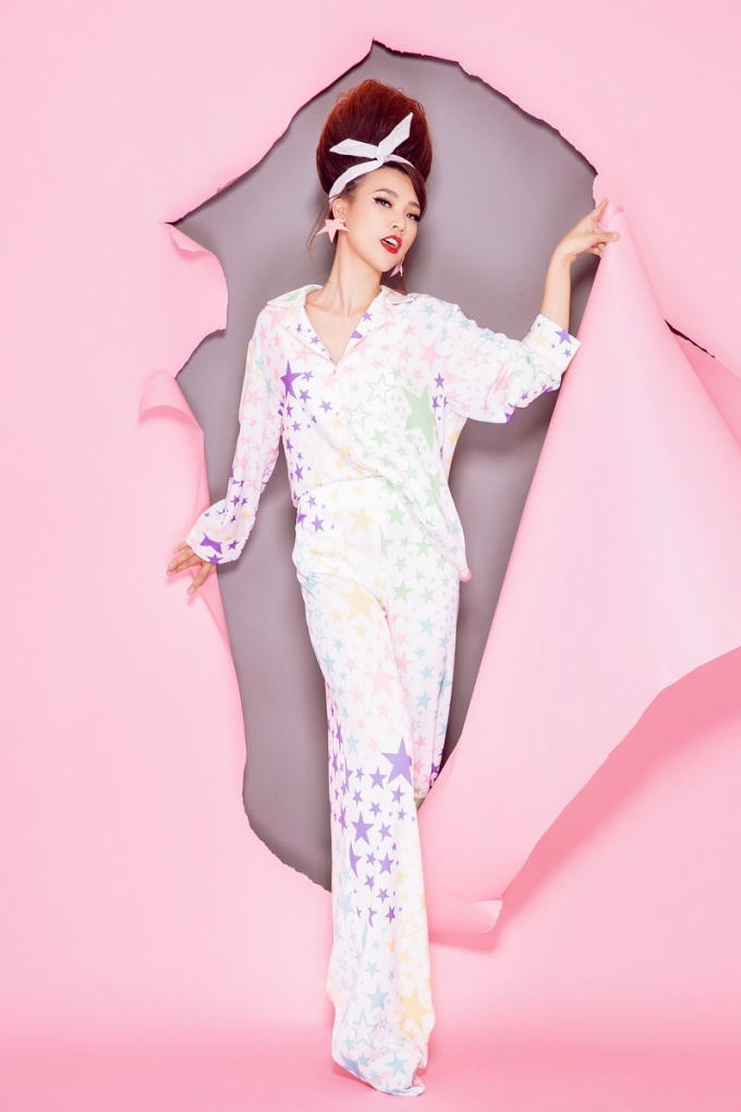 Muốn 'biến hình' thành cô nàng cá tính, học Á Hậu Hoàng Oanh diện khăn turban