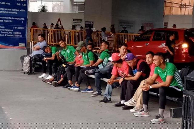 Đội Timor Leste bị bỏ quên ở sân bay