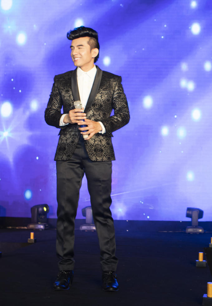 Ca sĩ Đan Trường c&ugrave;ng người h&acirc;m mộ Tuy&ecirc;n Quang sống lại &ldquo;Cả một trời k&yacute; ức&rdquo;