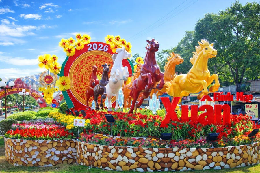 Linh vật “Mã đáo thành công” gửi gắm ước vọng thắng lợi, may mắn, phát đạt và tài lộc trong năm mới.