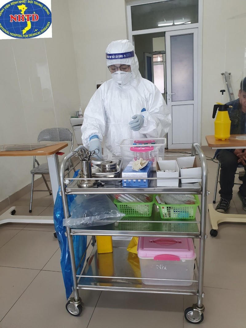 Ảnh: Bên trong khu cách li điều trị bệnh nhân mắc Covid-19 - Ảnh 9.