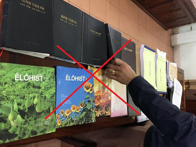 Ngày 06/01/2018, cơ quan chức năng tại Hà Tĩnh thu giữ tài liệu các đối tượng sử dụng để tuyên truyền về “Đức chúa trời mẹ” tại huyện Thạch Hà. Nguồn: Conganhatinh.gov.vn