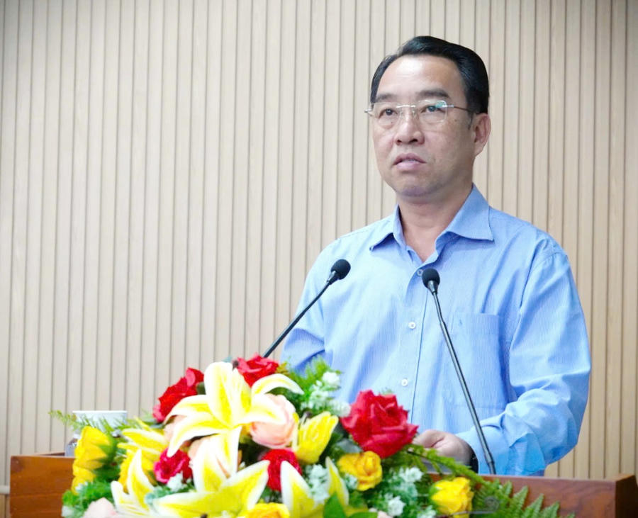 Ông Lữ Quang Ngời – Phó Bí thư Tỉnh ủy, Chủ tịch UBND tỉnh Cà Mau phát biểu tại Hội nghị.