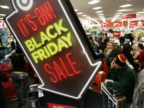 Một cửa hàng nhộn nhịp trong ngày Black Friday