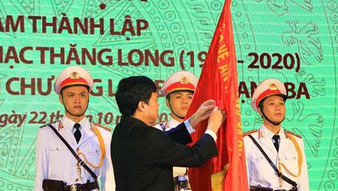 Anh165.