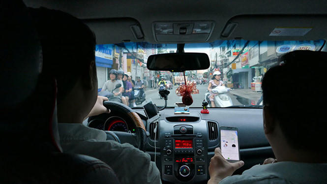 Hà Nội dự tính đặt biển cấm taxi công nghệ trên một số tuyến phố