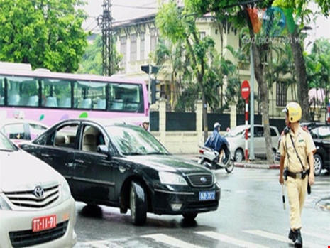 Ông Trần Ngọc Sơn cho rằng cần thống nhất biển kiểm soát xe. Ảnh: Internet