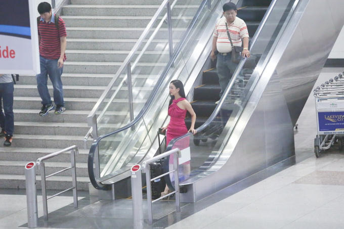 Hà Thu rạng rỡ trở về sau thành tích Top 16 Miss Earth 2017