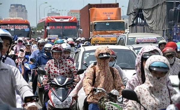 Xe khách vẫn chạy xuyên tâm Thành phố.