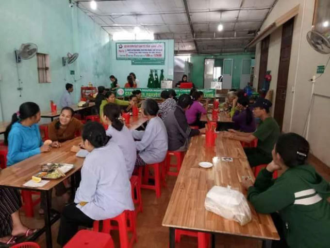Quán cơm phục vụ chủ yếu cho người có thu nhập thấp.
