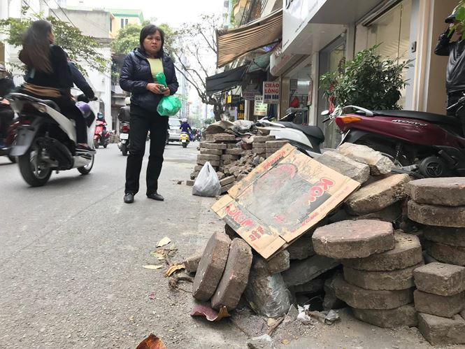 và thay thế lại bằng gạch block.