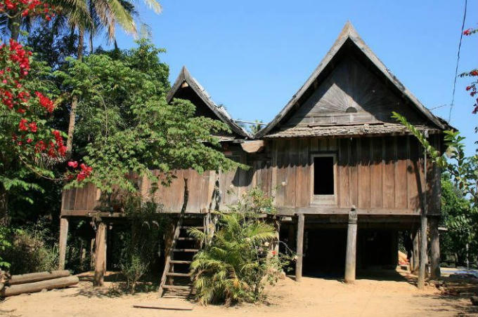 Nhà sàn của người Tây Nguyên ở Buôn Đôn. (Ảnh: Dulichvietnam360)