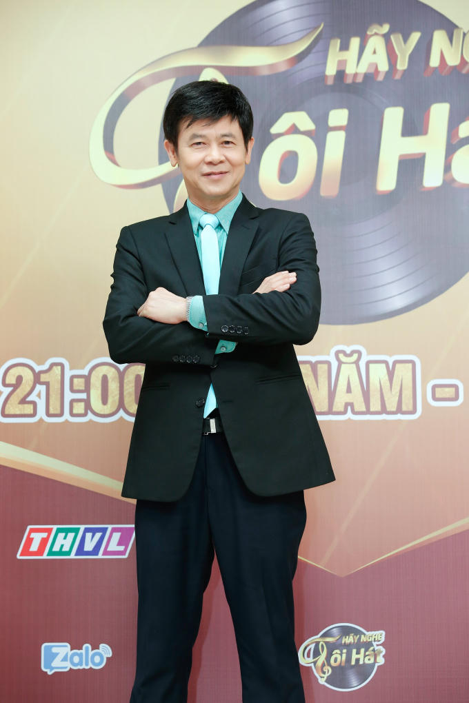 Thái Châu ganh tị Nguyễn Hưng khoe body chuẩn ở tuổi 63