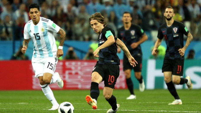 Modric là ông chủ tuyến giữa Croatia