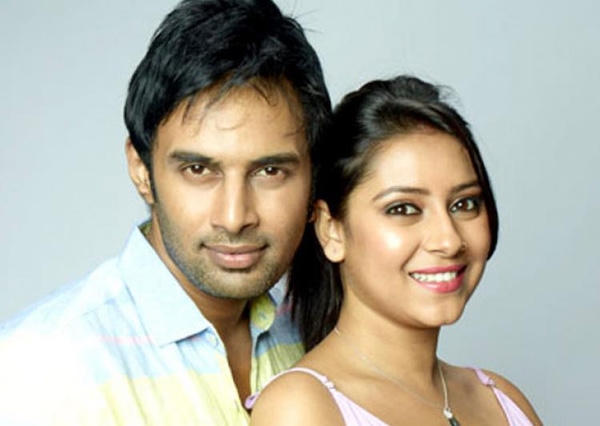Pratyusha Banerjee bên bạn trai Rahul Raj Singh.