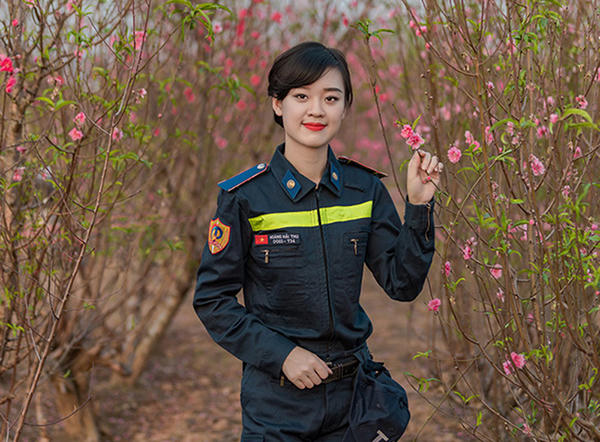 Vẻ đẹp n&oacute;ng bỏng của nữ sinh ĐH Ph&ograve;ng ch&aacute;y chữa ch&aacute;y