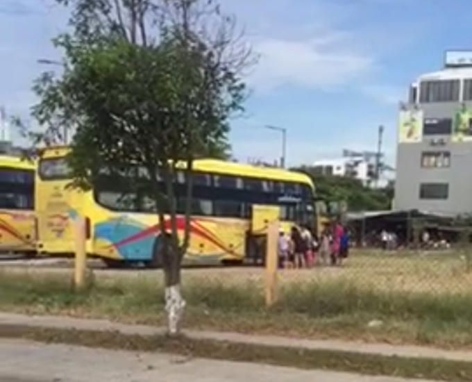 Hình ảnh chiếc xe này đón khách vào sáng 28/5 (ảnh cắt từ clip)