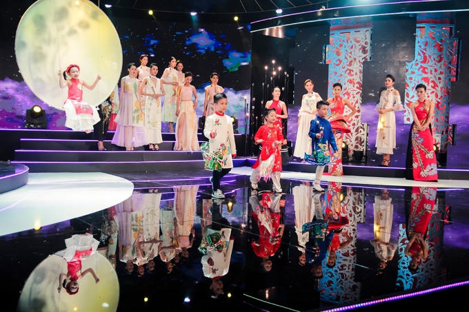 Phương Thanh thể hiện lại hit 'bự' đầu ti&ecirc;n trong sự nghiệp tr&ecirc;n s&acirc;n khấu S&agrave;i G&ograve;n đ&ecirc;m thứ 7