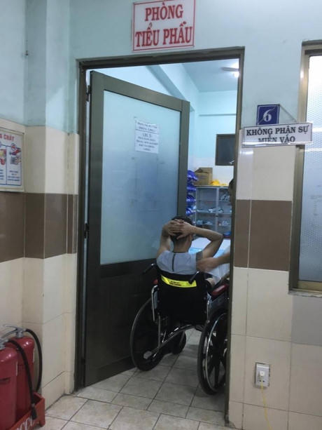 Đàm Vĩnh Hưng cấp cứu trong đêm, khâu 6 mũi