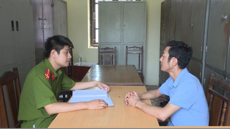 Nguyễn Mạnh Hùng chủ quán karaoke