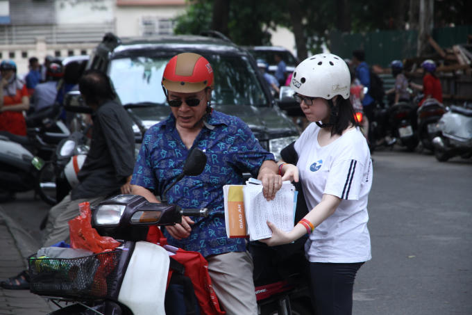 Gần 900.000 thí sinh bước vào buổi thi THPT quốc gia đầu tiên