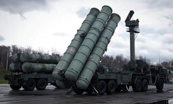 Tổ hợp tên lửa phòng không S-300 của Nga. Ảnh: Sputnik.
