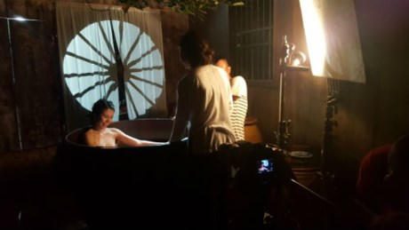 Lộ những cảnh 'n&oacute;ng' trong phim 'L&agrave;ng ế vợ 4'